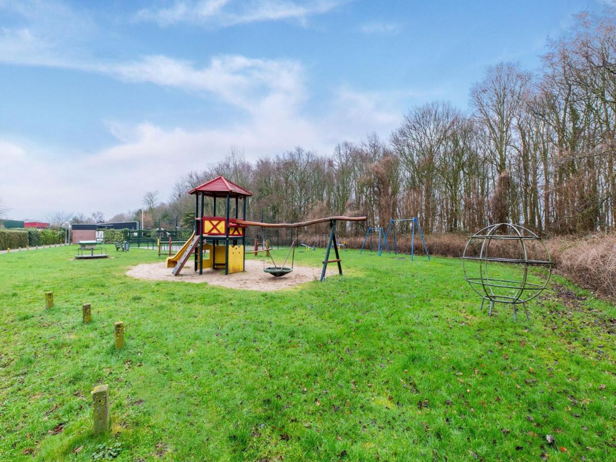 Endearing Holiday Home In Noordwijkerhout With Garden Bbq Extérieur photo
